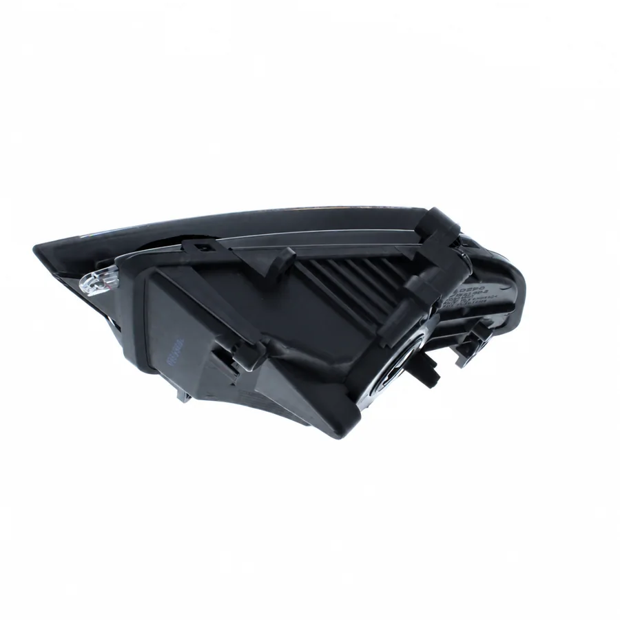 Audi A1 Right Non-LED Front Fog Light (2015–2019) — Rear Of Lense Is Vertical — photograph 2