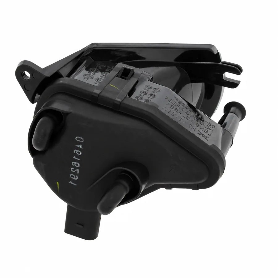 Audi A3 Left Non-LED Front Fog Light (2003–2008) — photograph 3