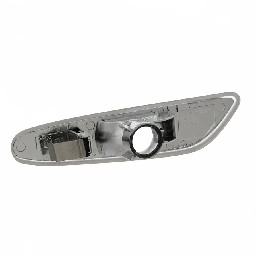 BMW 1 Series Right Side Repeater (2004–2014) — photograph 2