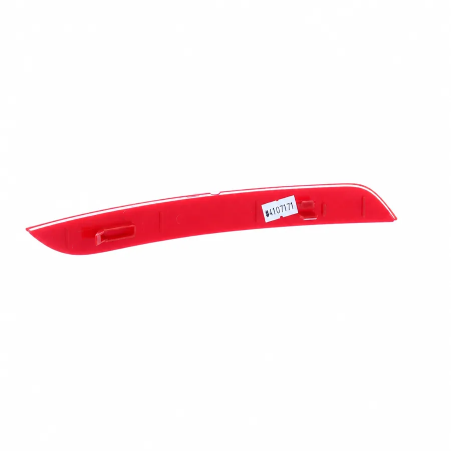 BMW 3 Series Right Rear Reflector (2011–2015) — photograph 2