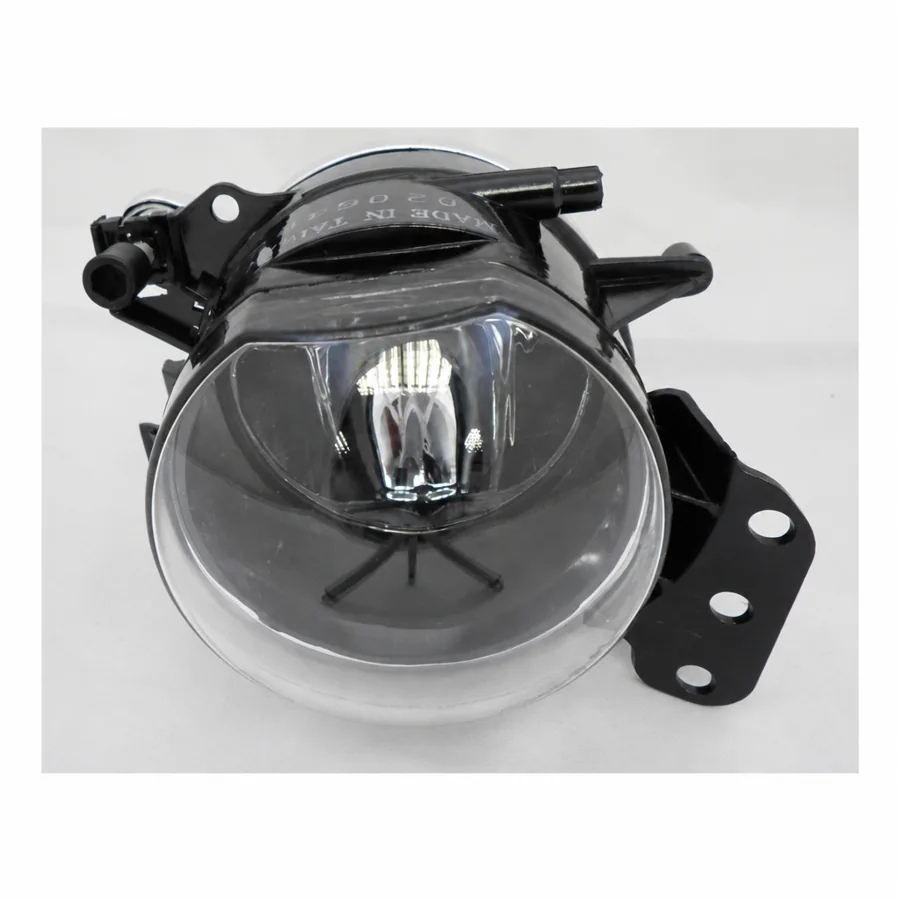 BMW 6 Series Right Non-LED Front Fog Light (2007–2011) — photograph 2