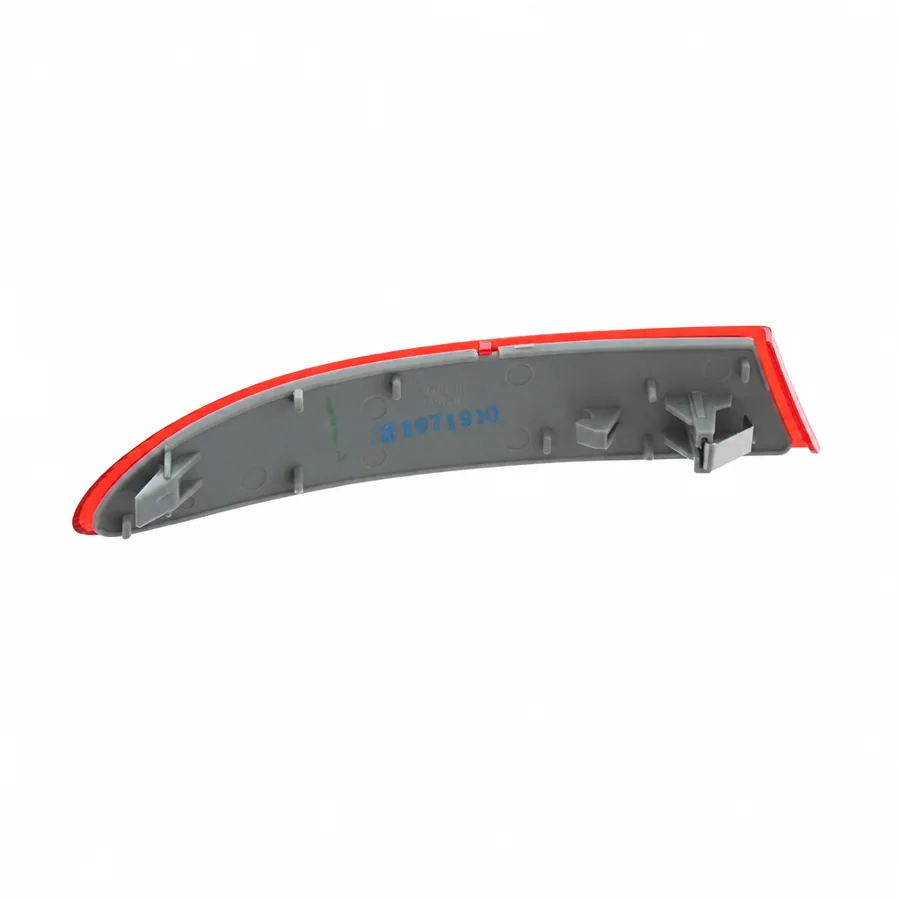 BMW X3 Right Rear Reflector (2010–2019) — photograph 2