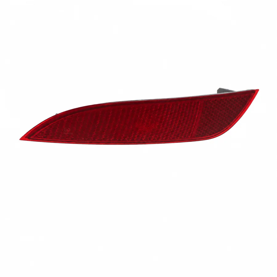 Ford Focus Left Rear Reflector (2014–2019)