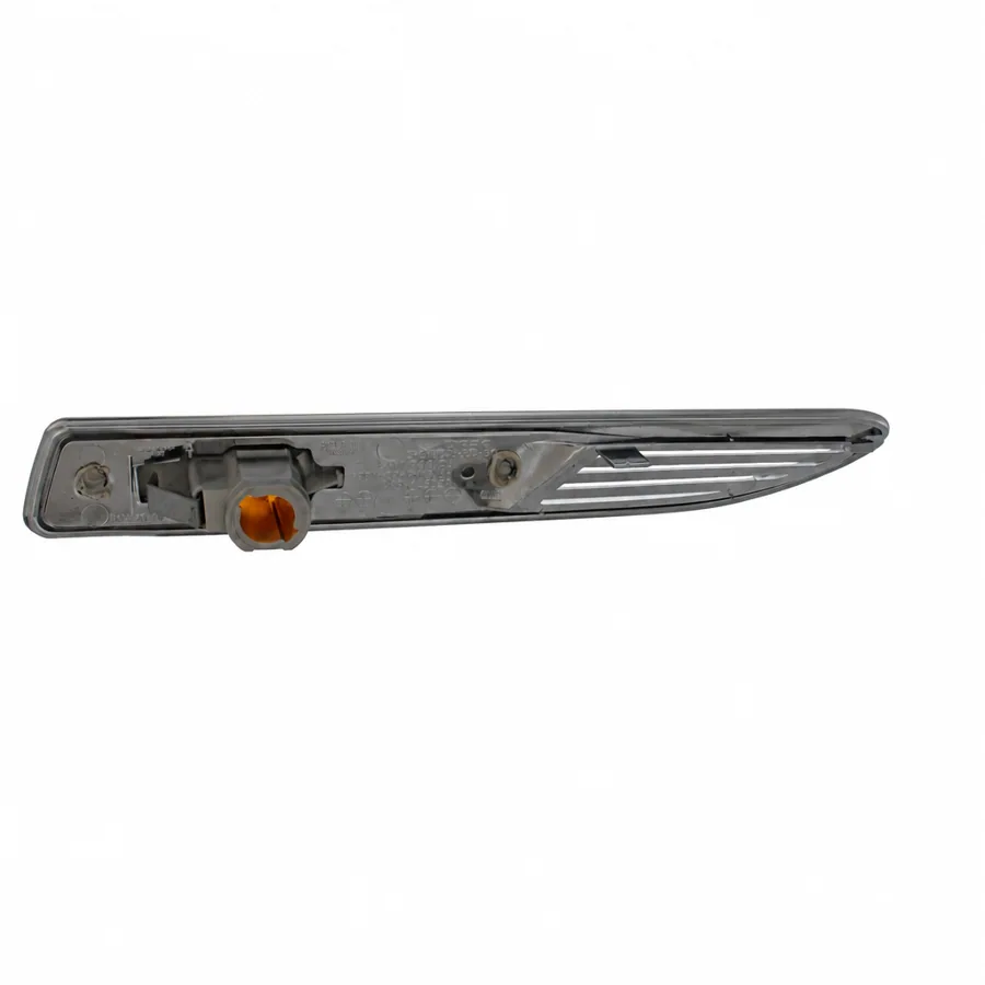 Ford Mondeo Left Side Repeater (2007–2015) — photograph 2