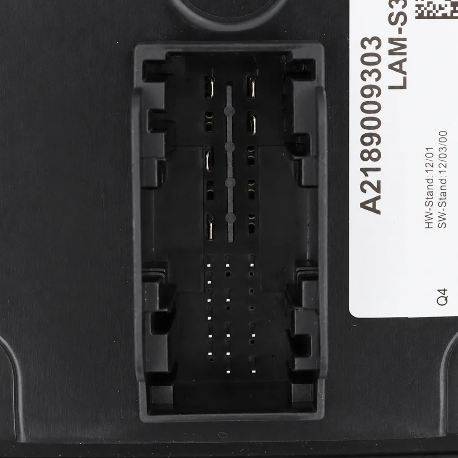 Mercedes Benz GLA Class Left or Right Daytime Running Light Control Module (2014–2020) — photograph 3