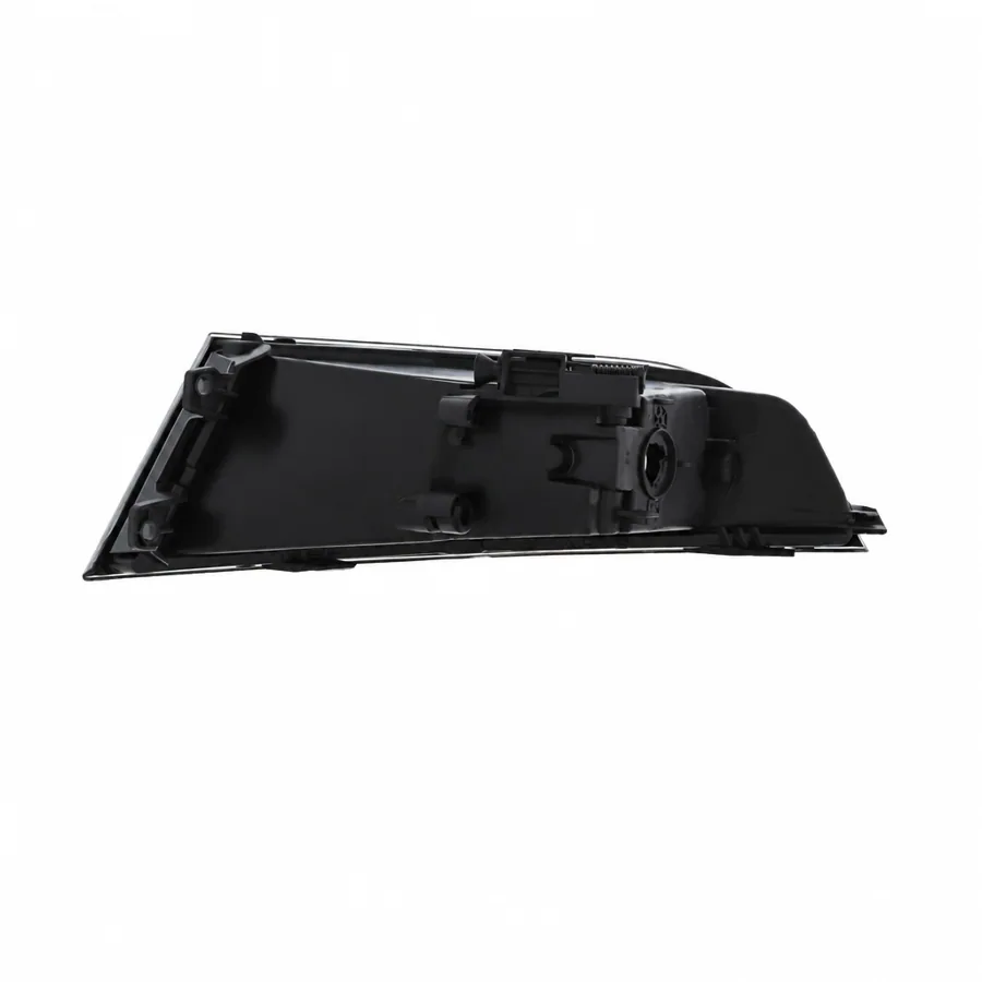 Skoda Fabia Right Non-LED Front Fog Light (2018–2022) — photograph 2