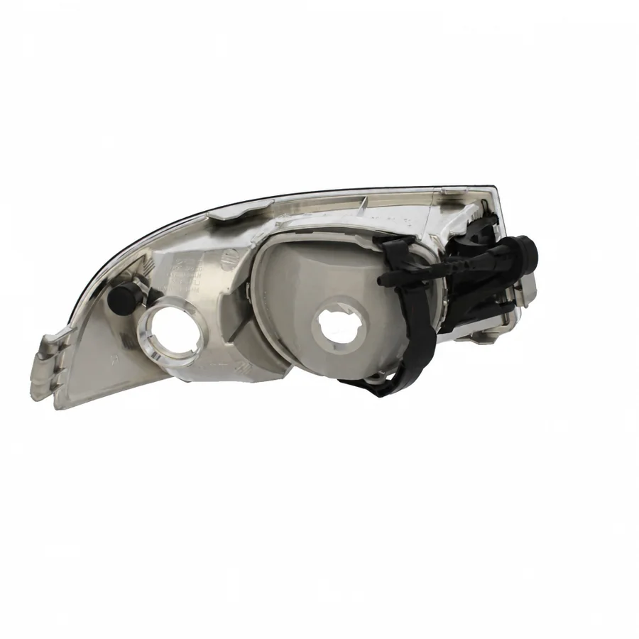 Skoda Octavia Left Non-LED Front Fog Light (2005–2006 and 2008–2013) — photograph 3