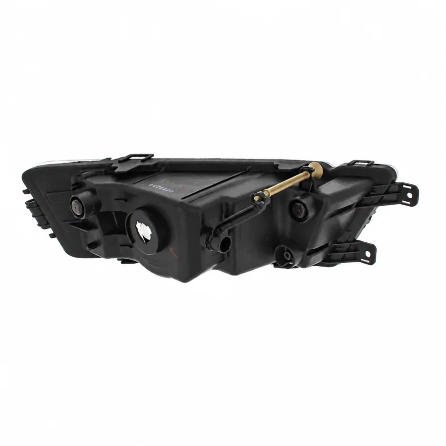 Skoda Octavia Left Non-LED Front Fog Light (2013–2019) — photograph 3
