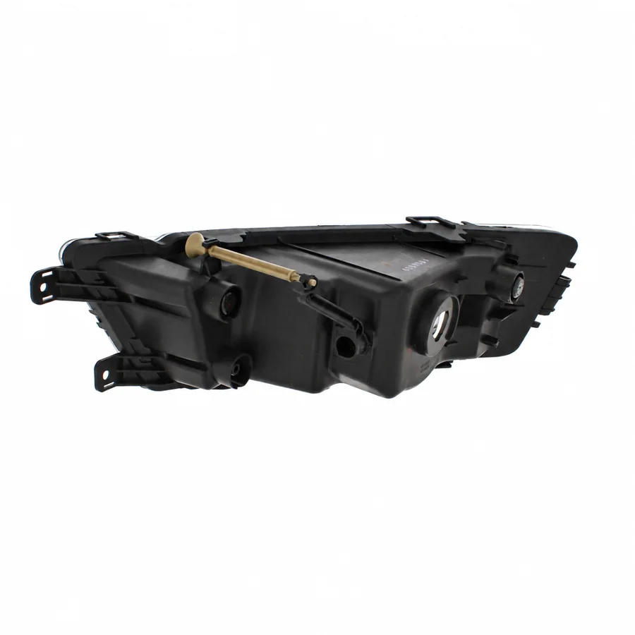 Skoda Octavia Right Non-LED Front Fog Light (2013–2019) — photograph 3