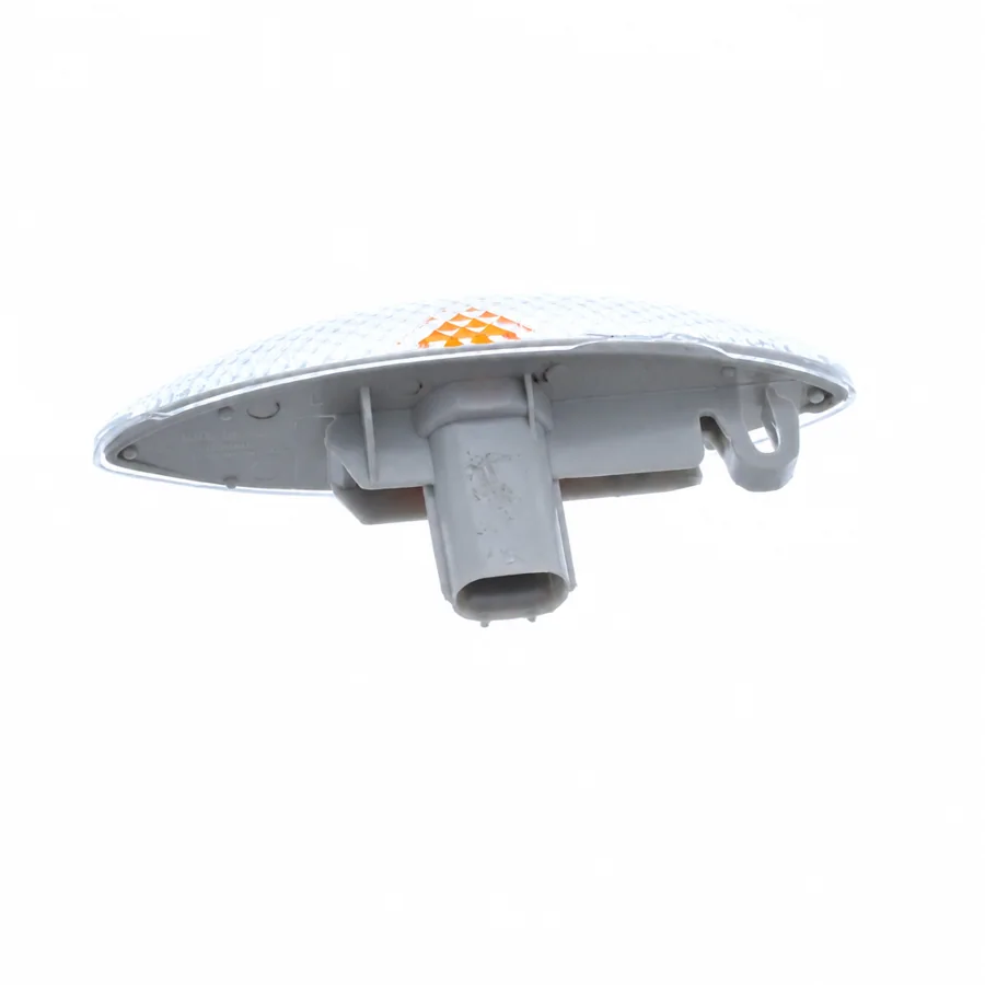 Toyota Yaris Left Side Repeater (1999–2006) — photograph 2