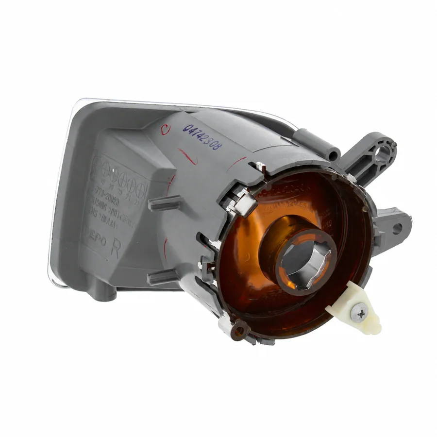 Volvo V50 Right Non-LED Front Fog Light (2004–2010) — photograph 3