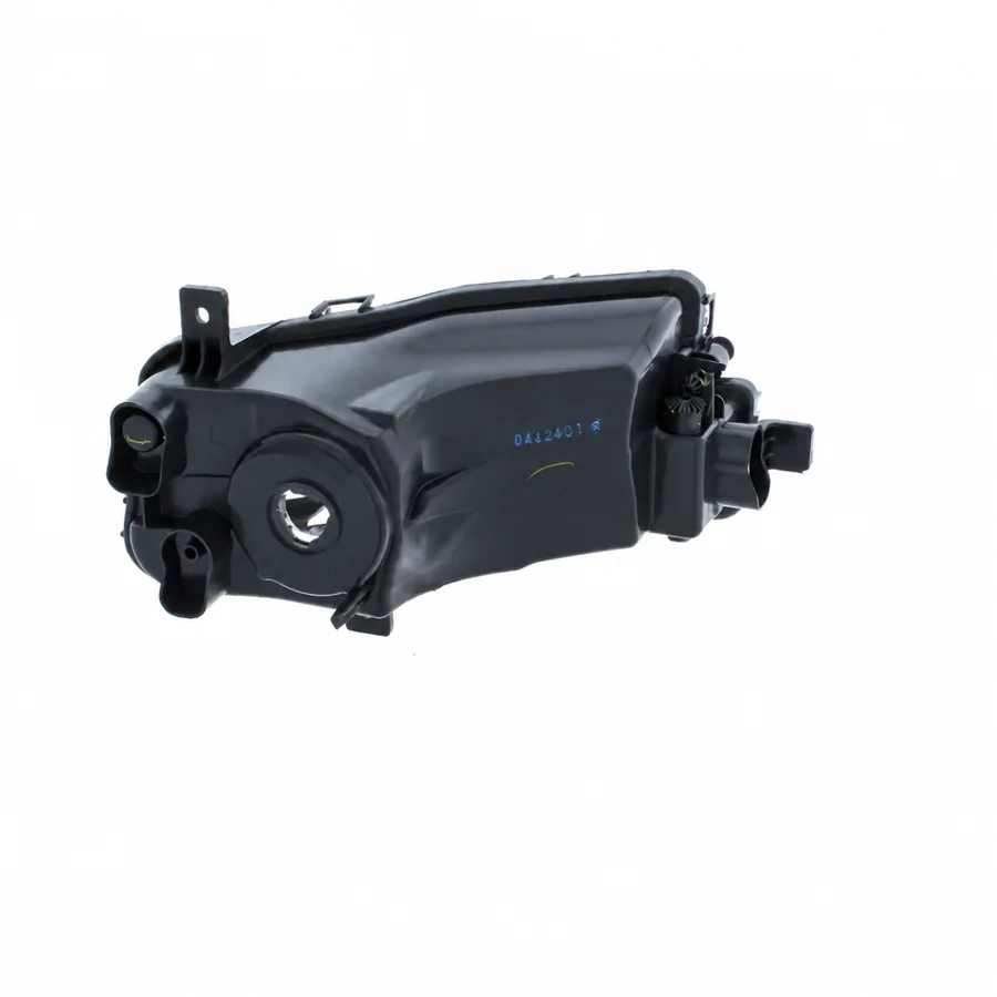 VW Caddy Left Non-LED Front Fog Light (2015–2021) — photograph 2