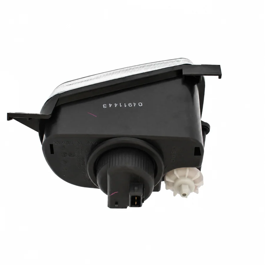 VW Caravelle Left Non-LED Front Fog Light (1996–2003) — photograph 3