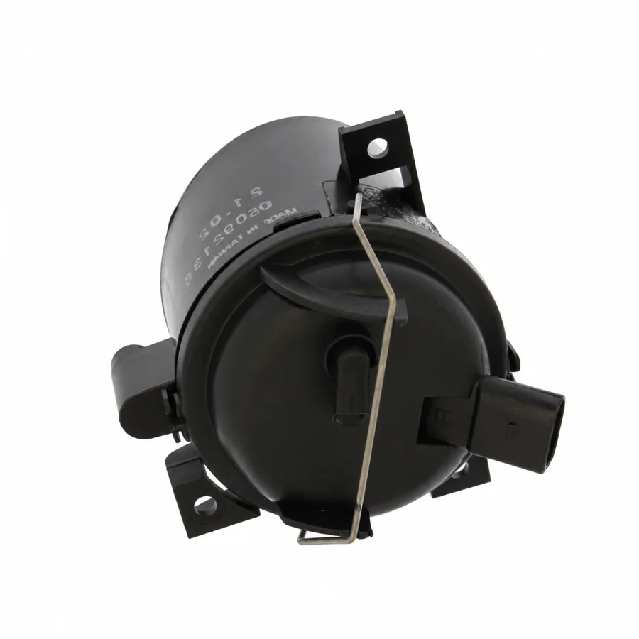 VW Fox Left Non-LED Front Fog Light (2006–2012) — photograph 3