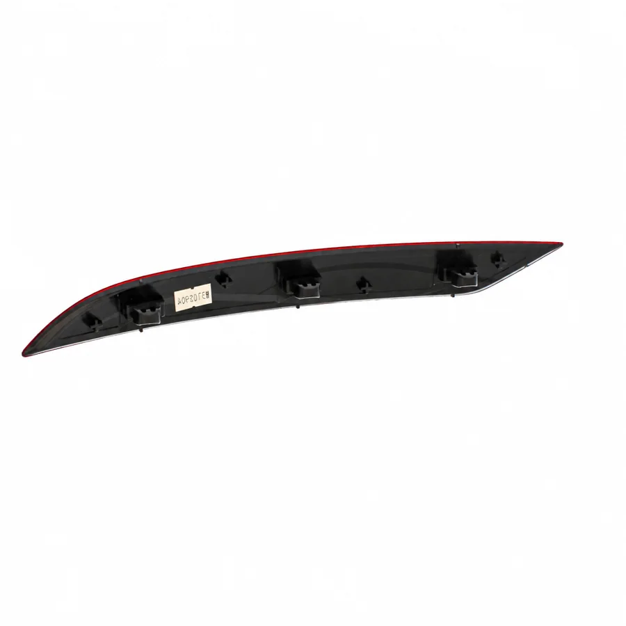 VW Golf Right Rear Reflector (2017–2020) — photograph 2