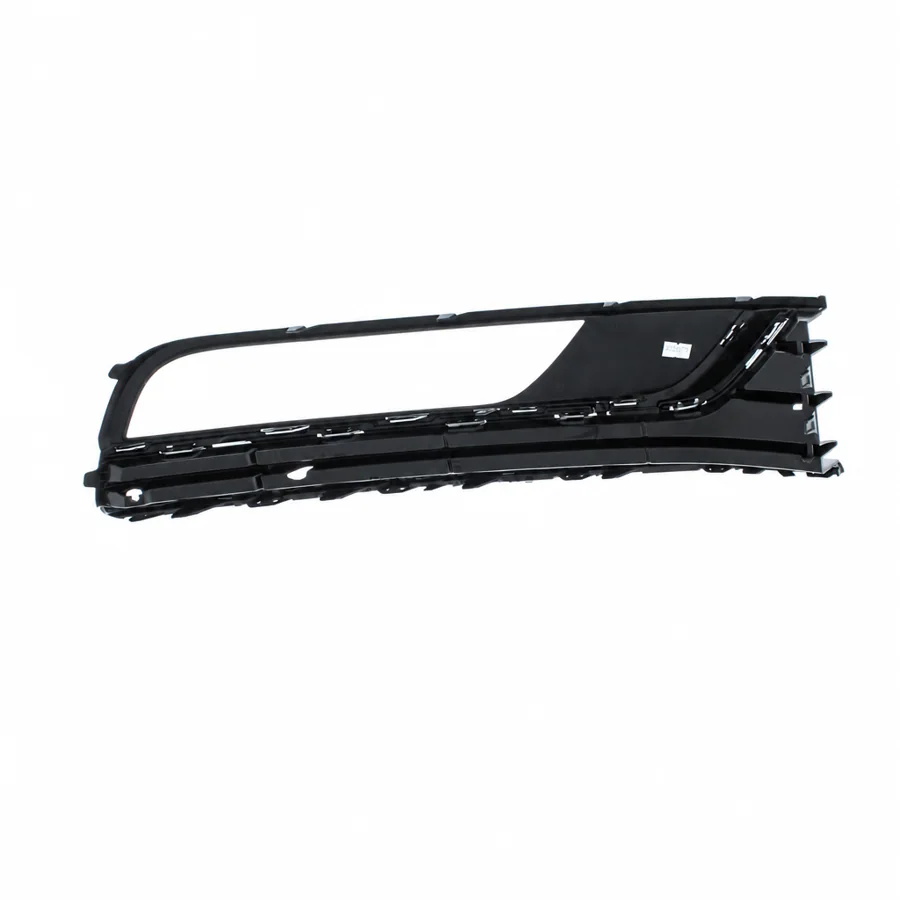 VW Passat Left Front Fog Light Surround (2010–2015) — photograph 2