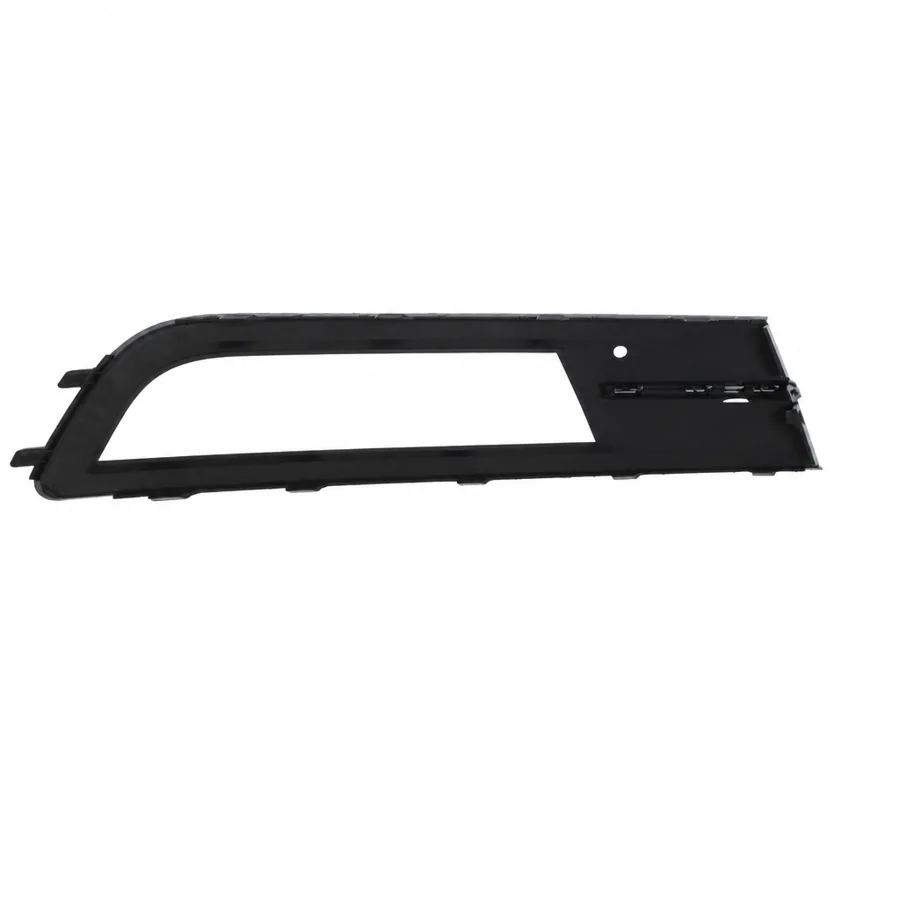 VW Passat Left Front Fog Light Surround (2014–2019) — photograph 2