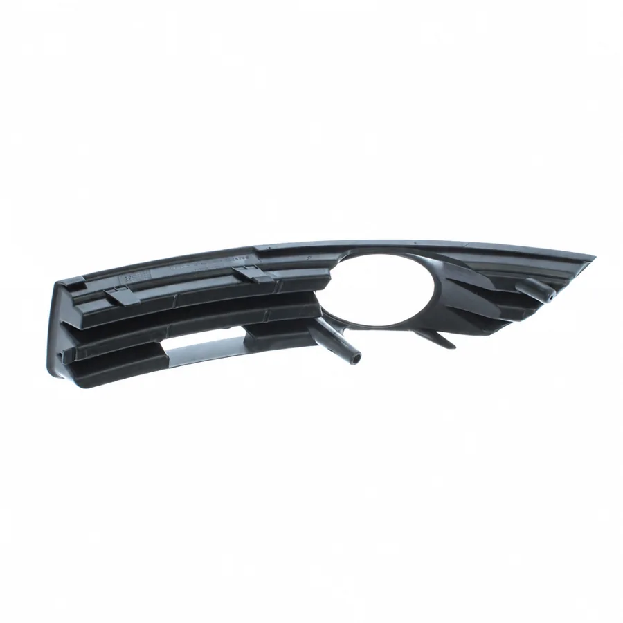 VW Passat Right Front Fog Light Surround (2005–2011) — photograph 2