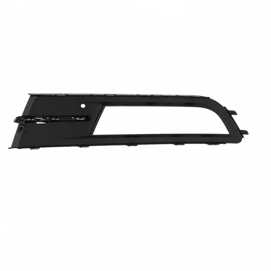 VW Passat Right Front Fog Light Surround (2014–2019) — photograph 2