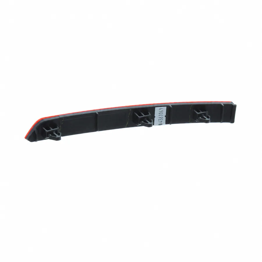 VW Tiguan Left Rear Reflector (2016–2022) — photograph 2
