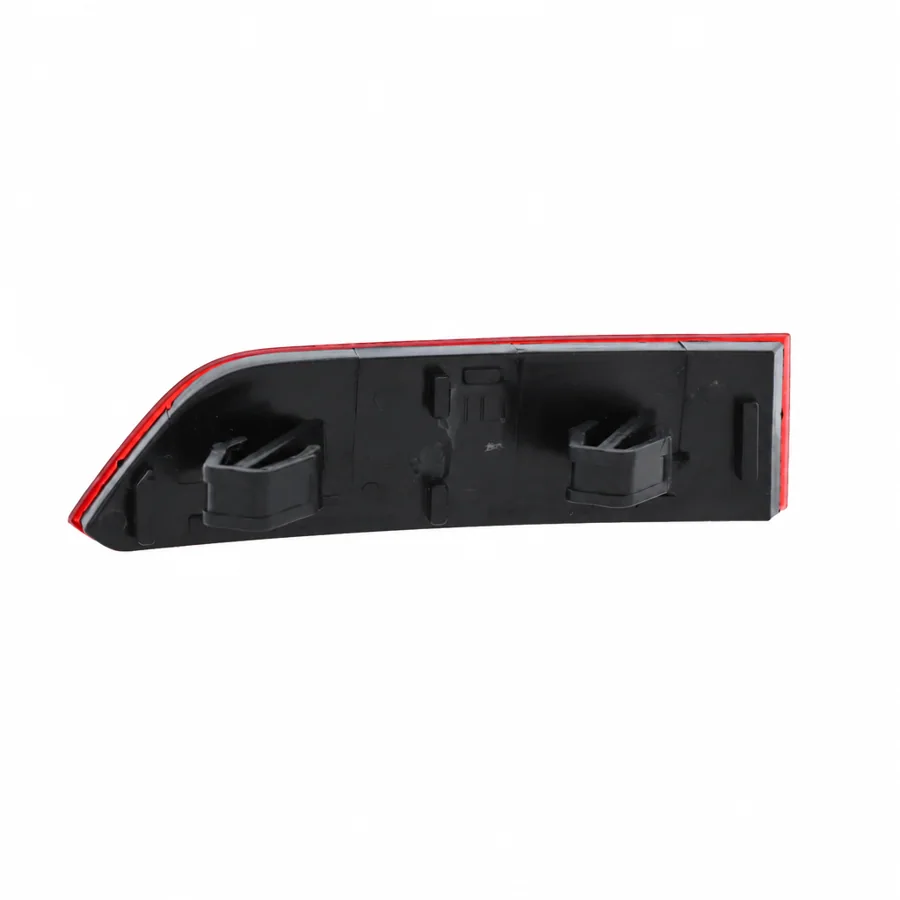 VW Tiguan Right Rear Reflector (2020–2025) — Outer Rear Bumper — photograph 2