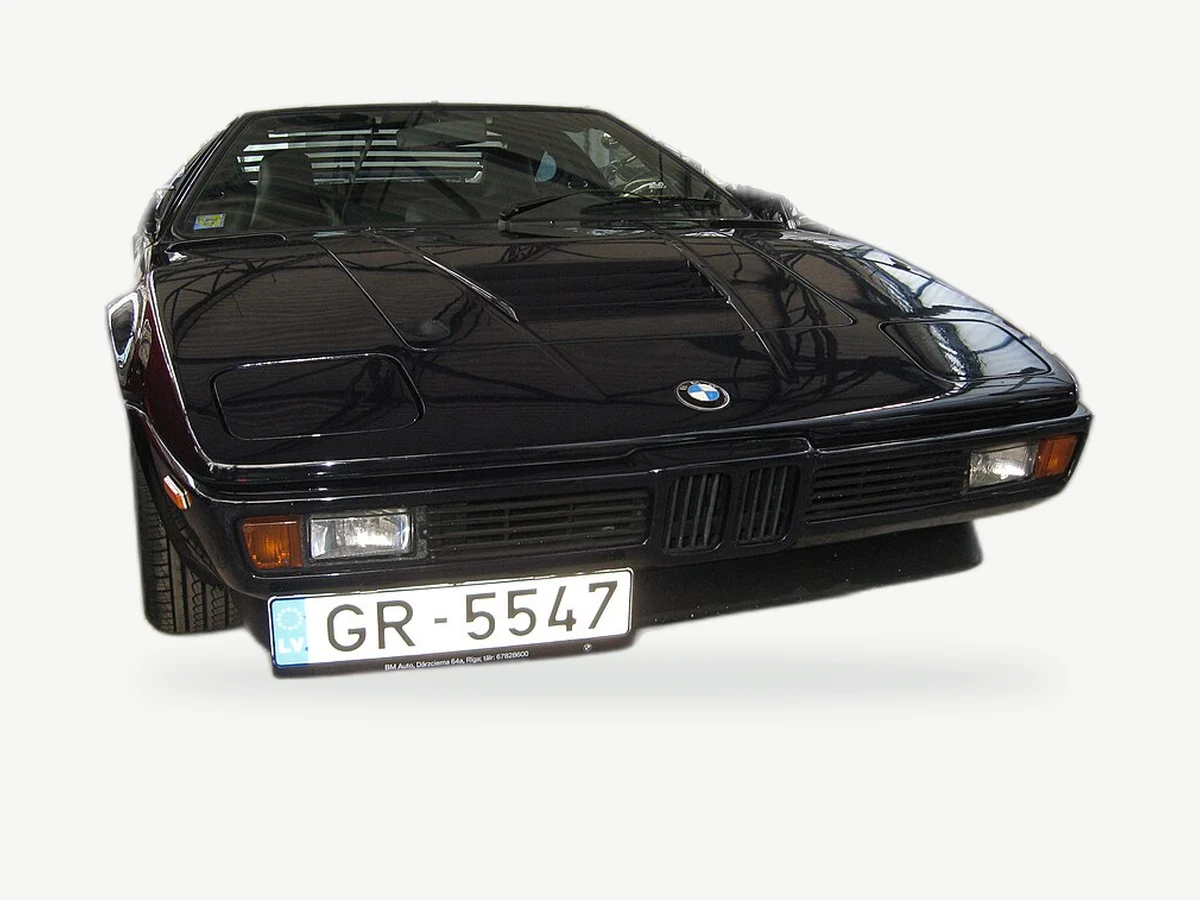 Representative BMW M1 model range vehicle; trim and year may vary
