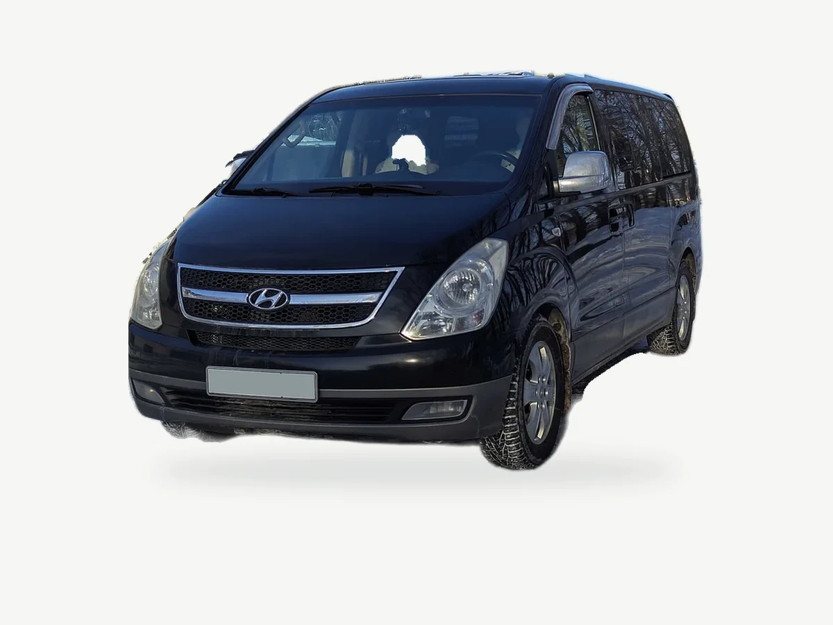 Representative Hyundai i800 model range vehicle; trim and year may vary