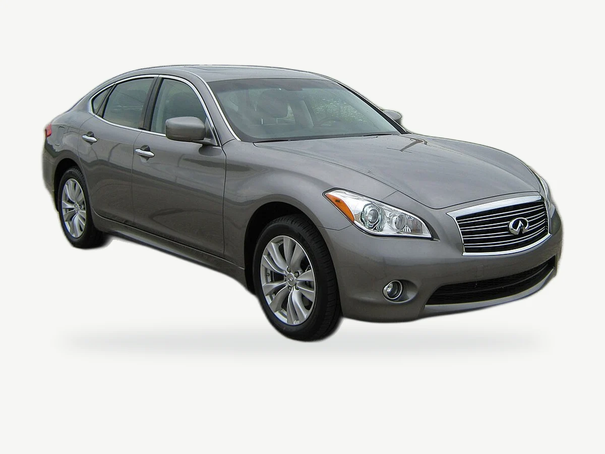 Representative Infiniti M37 model range vehicle; trim and year may vary