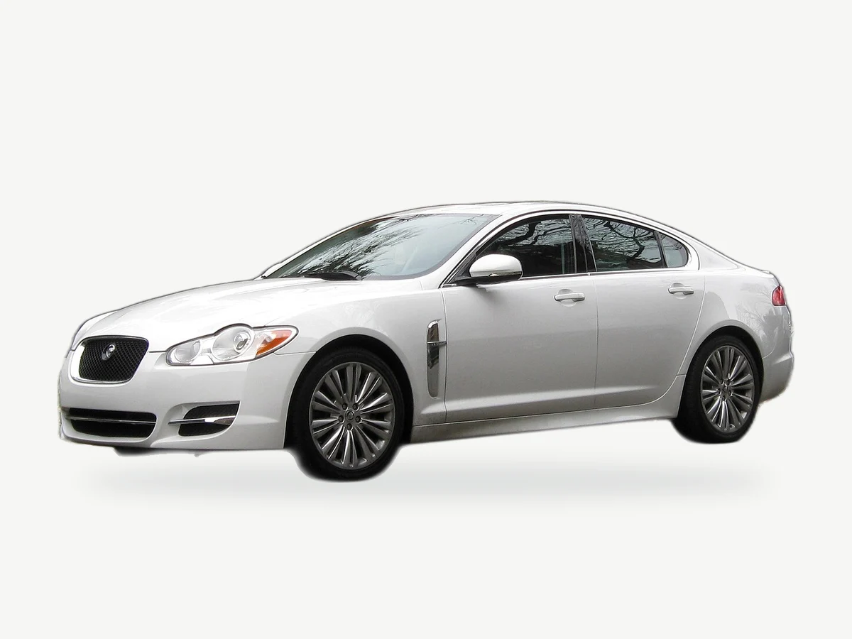 Representative Jaguar/Daimler XF model range vehicle; trim and year may vary