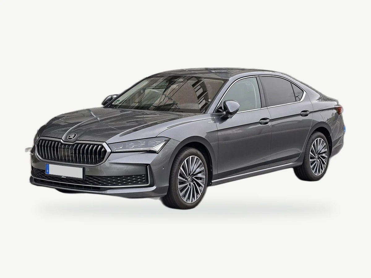 Representative Skoda Superb model range vehicle; trim and year may vary