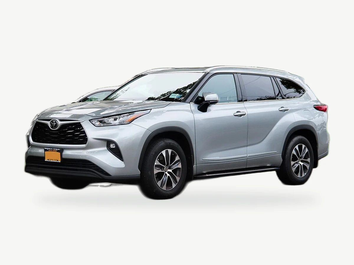 Representative Toyota Highlander model range vehicle; trim and year may vary