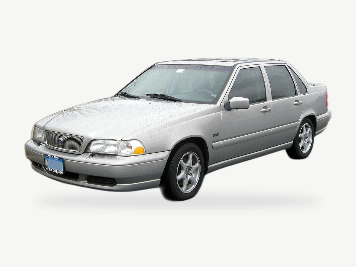 Representative Volvo S70 model range vehicle; trim and year may vary